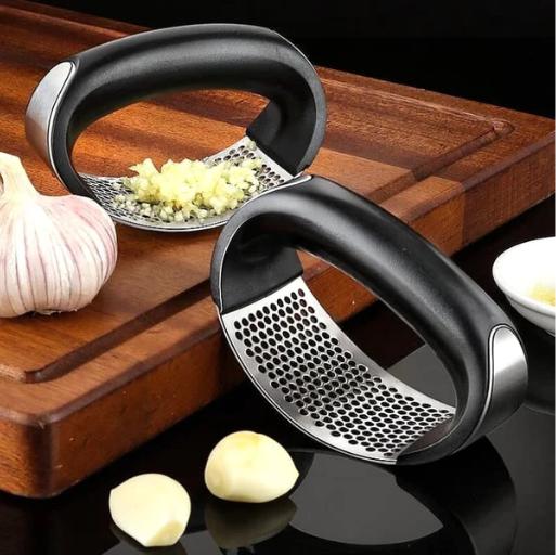 Amassa Alho e Gengibre